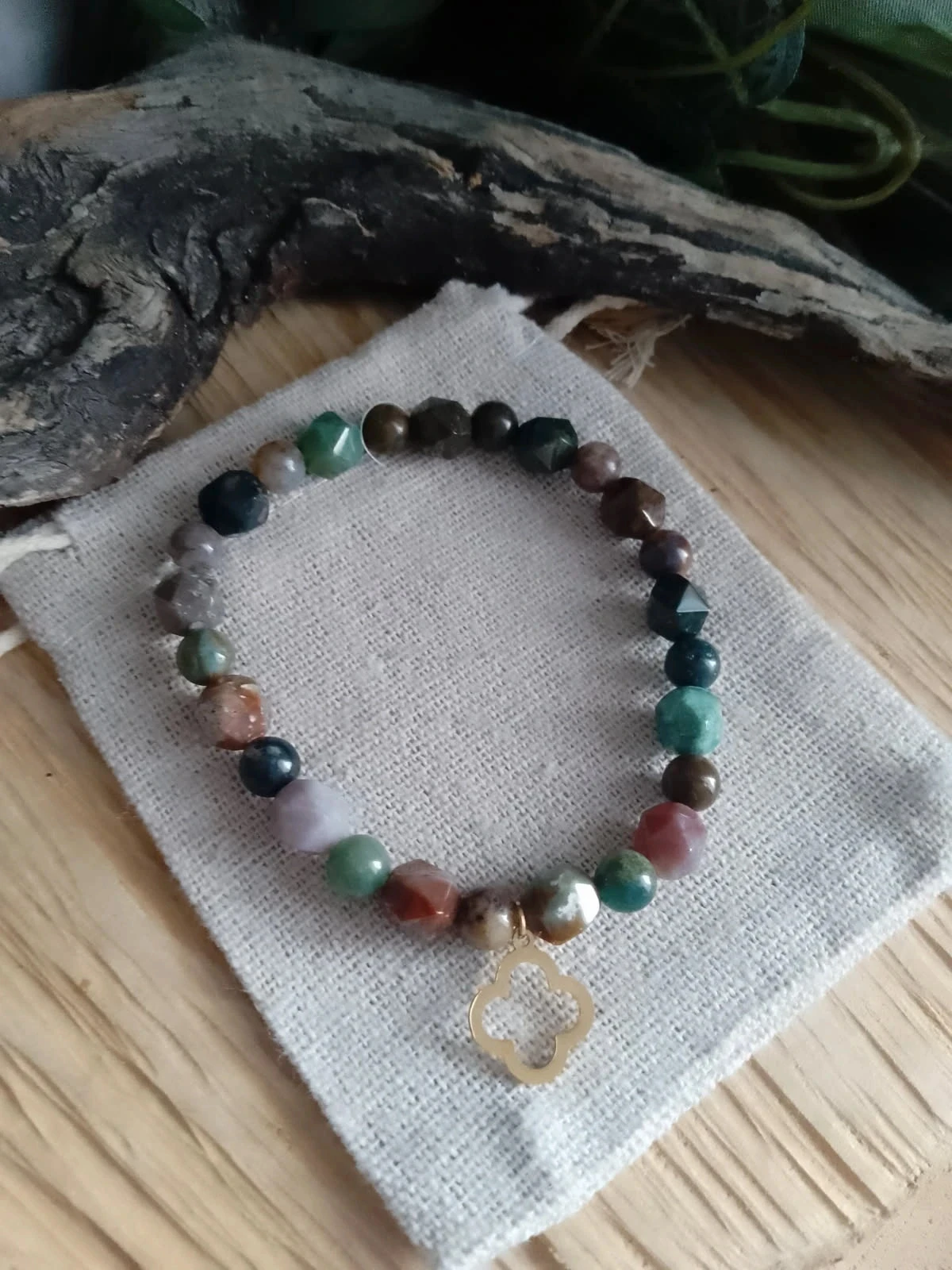 Bracelet pierres d'agate indienne et trèfle à 4 feuilles – photo 2